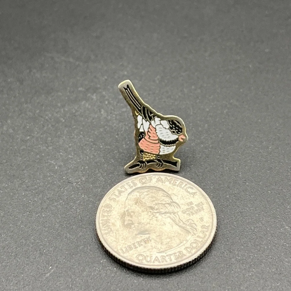 Bird Perched On A Branch Lapel Hat‎ Pin